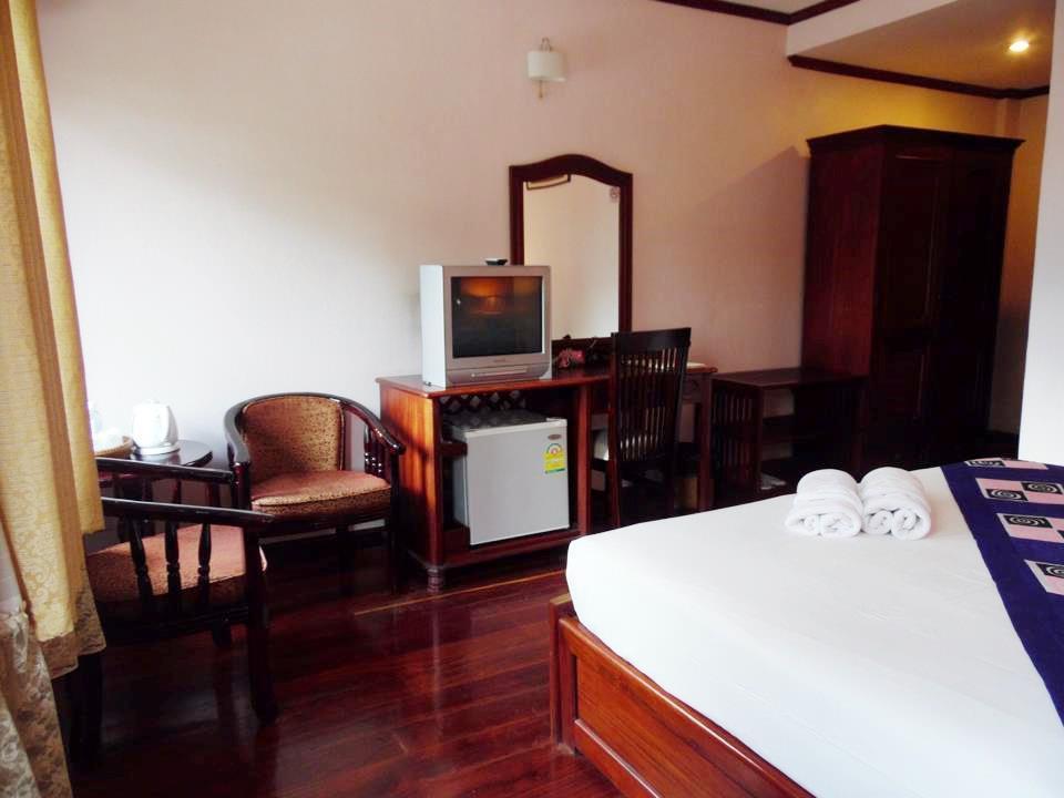 อี-เอาต์ฟิตติ้ง วังทอง โฮเต็ล Hotel หลวงพระบาง ภายนอก รูปภาพ