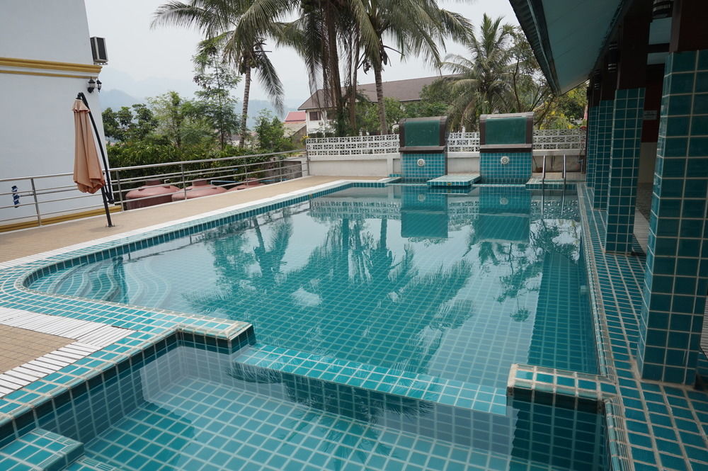 อี-เอาต์ฟิตติ้ง วังทอง โฮเต็ล Hotel หลวงพระบาง ภายนอก รูปภาพ