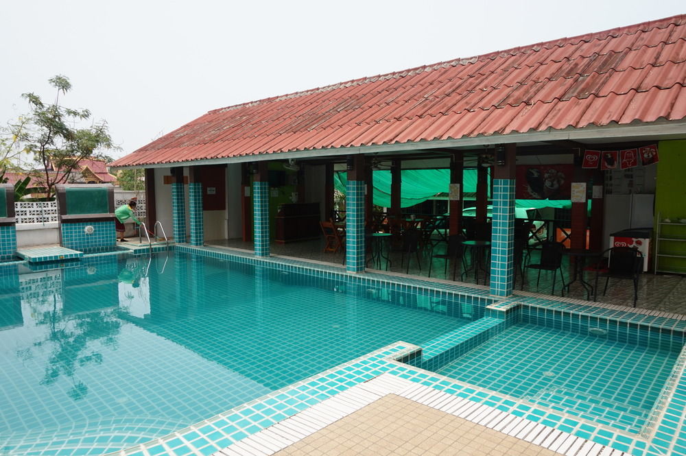 อี-เอาต์ฟิตติ้ง วังทอง โฮเต็ล Hotel หลวงพระบาง ภายนอก รูปภาพ