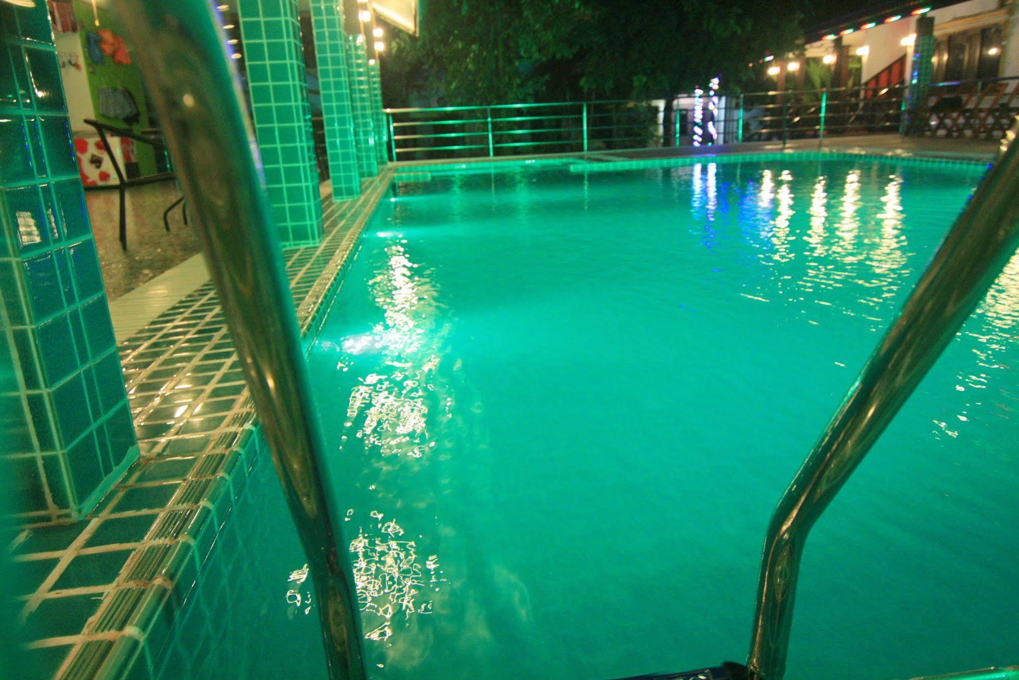 อี-เอาต์ฟิตติ้ง วังทอง โฮเต็ล Hotel หลวงพระบาง ภายนอก รูปภาพ