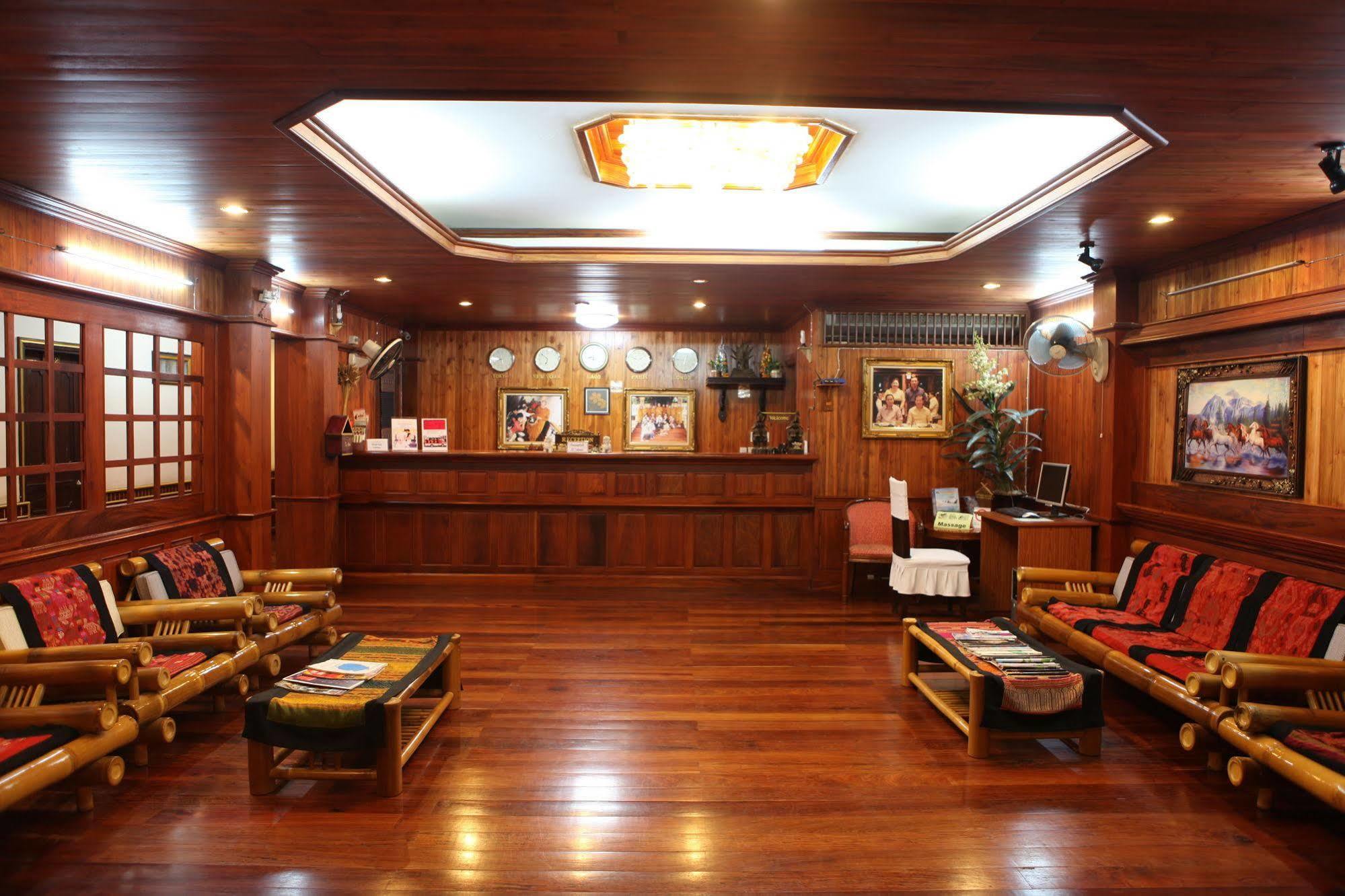 อี-เอาต์ฟิตติ้ง วังทอง โฮเต็ล Hotel หลวงพระบาง ภายนอก รูปภาพ