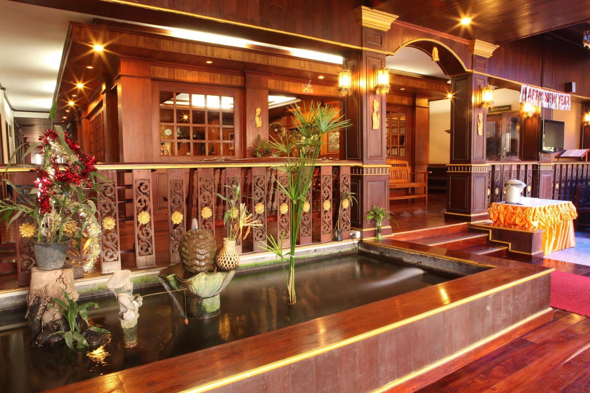 อี-เอาต์ฟิตติ้ง วังทอง โฮเต็ล Hotel หลวงพระบาง ภายนอก รูปภาพ