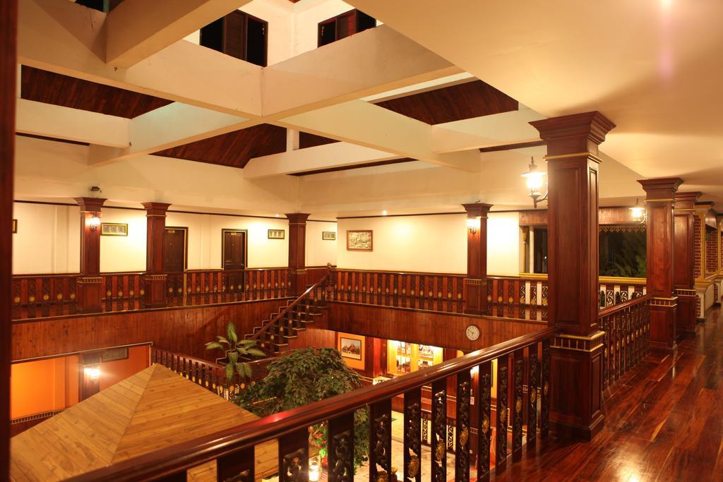 อี-เอาต์ฟิตติ้ง วังทอง โฮเต็ล Hotel หลวงพระบาง ภายนอก รูปภาพ