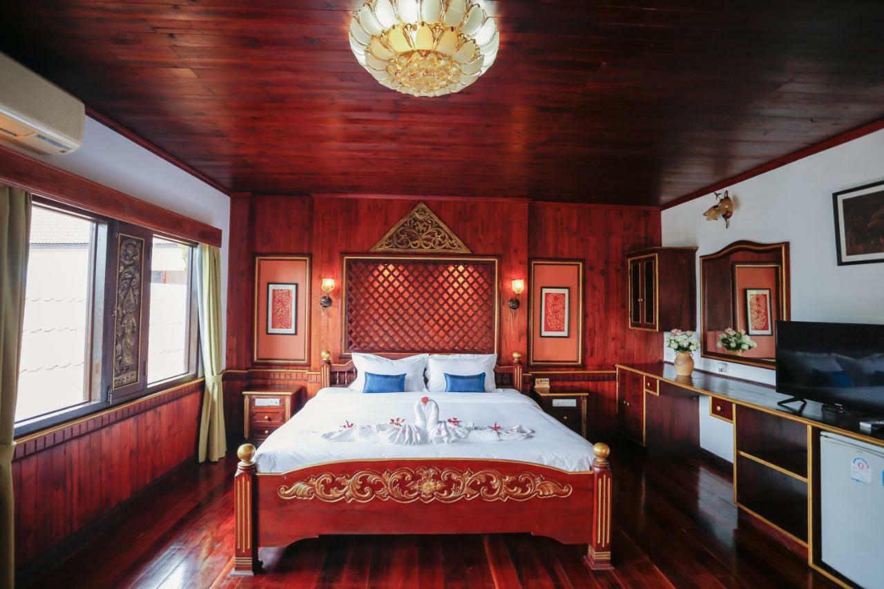 อี-เอาต์ฟิตติ้ง วังทอง โฮเต็ล Hotel หลวงพระบาง ภายนอก รูปภาพ