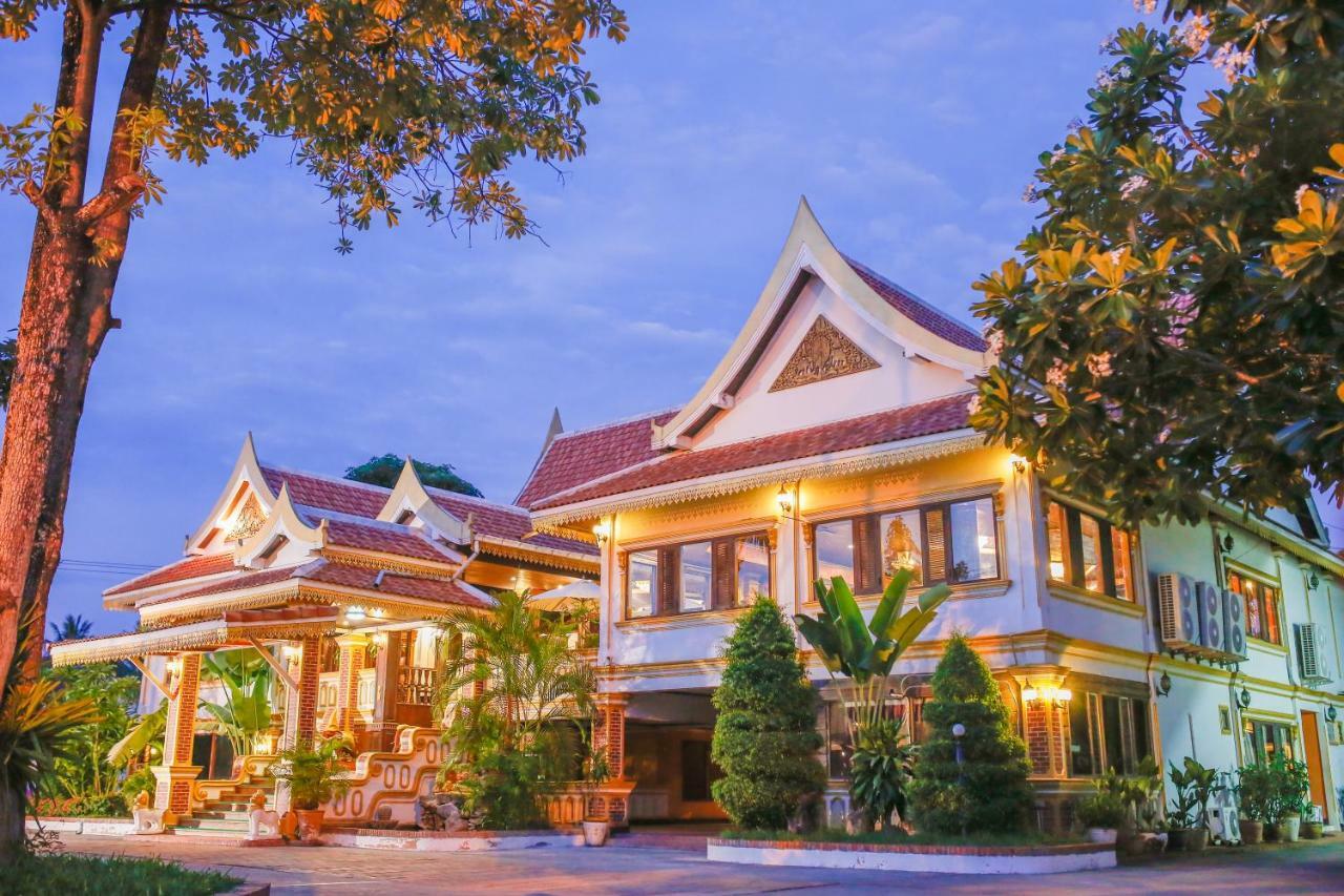 อี-เอาต์ฟิตติ้ง วังทอง โฮเต็ล Hotel หลวงพระบาง ภายนอก รูปภาพ