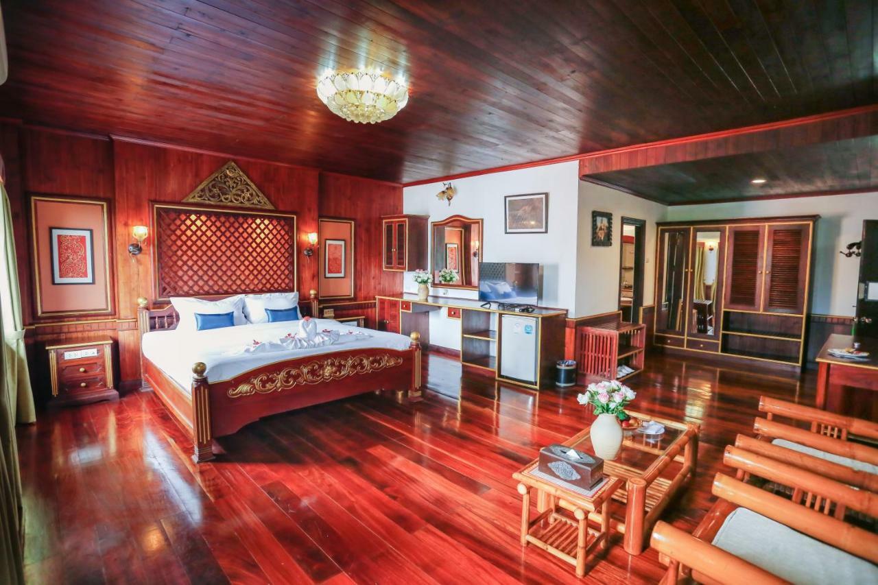 อี-เอาต์ฟิตติ้ง วังทอง โฮเต็ล Hotel หลวงพระบาง ภายนอก รูปภาพ