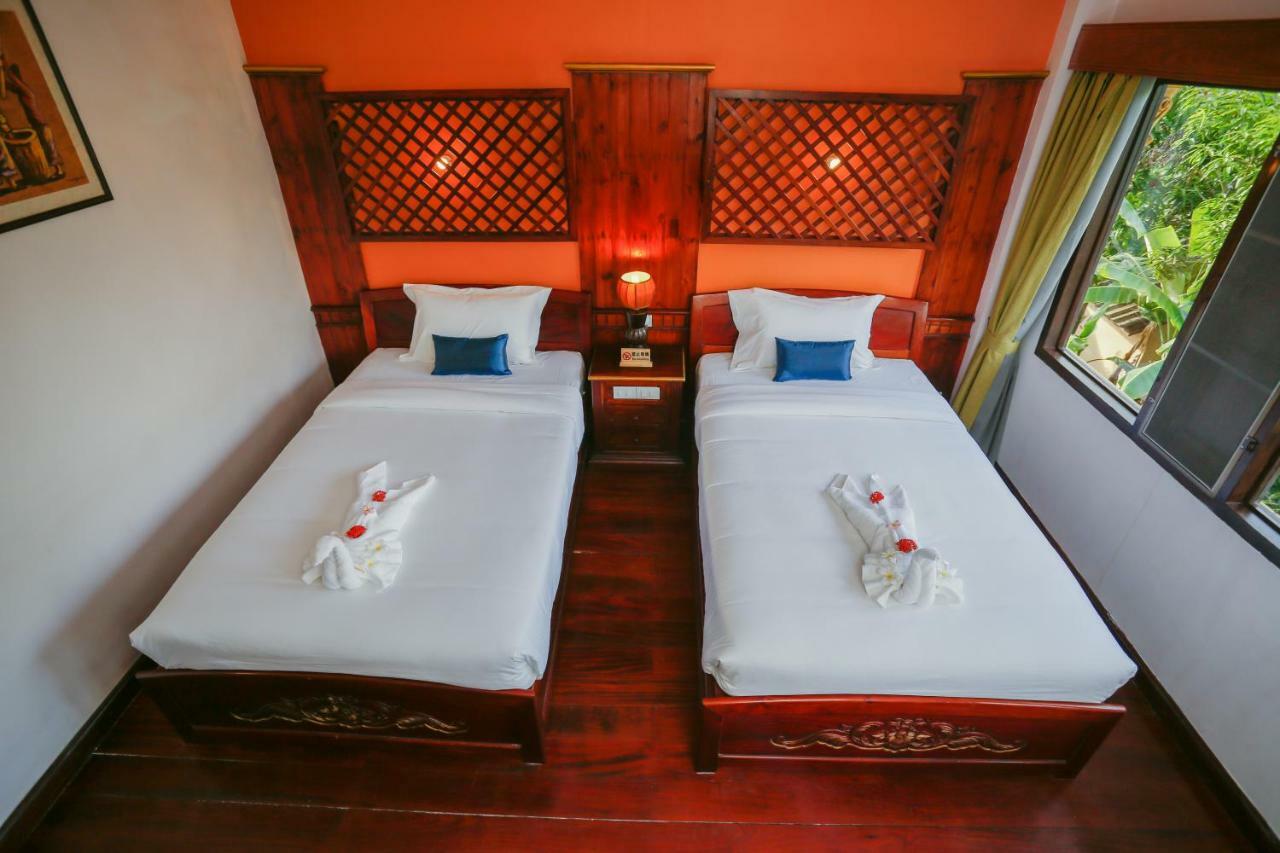 อี-เอาต์ฟิตติ้ง วังทอง โฮเต็ล Hotel หลวงพระบาง ภายนอก รูปภาพ