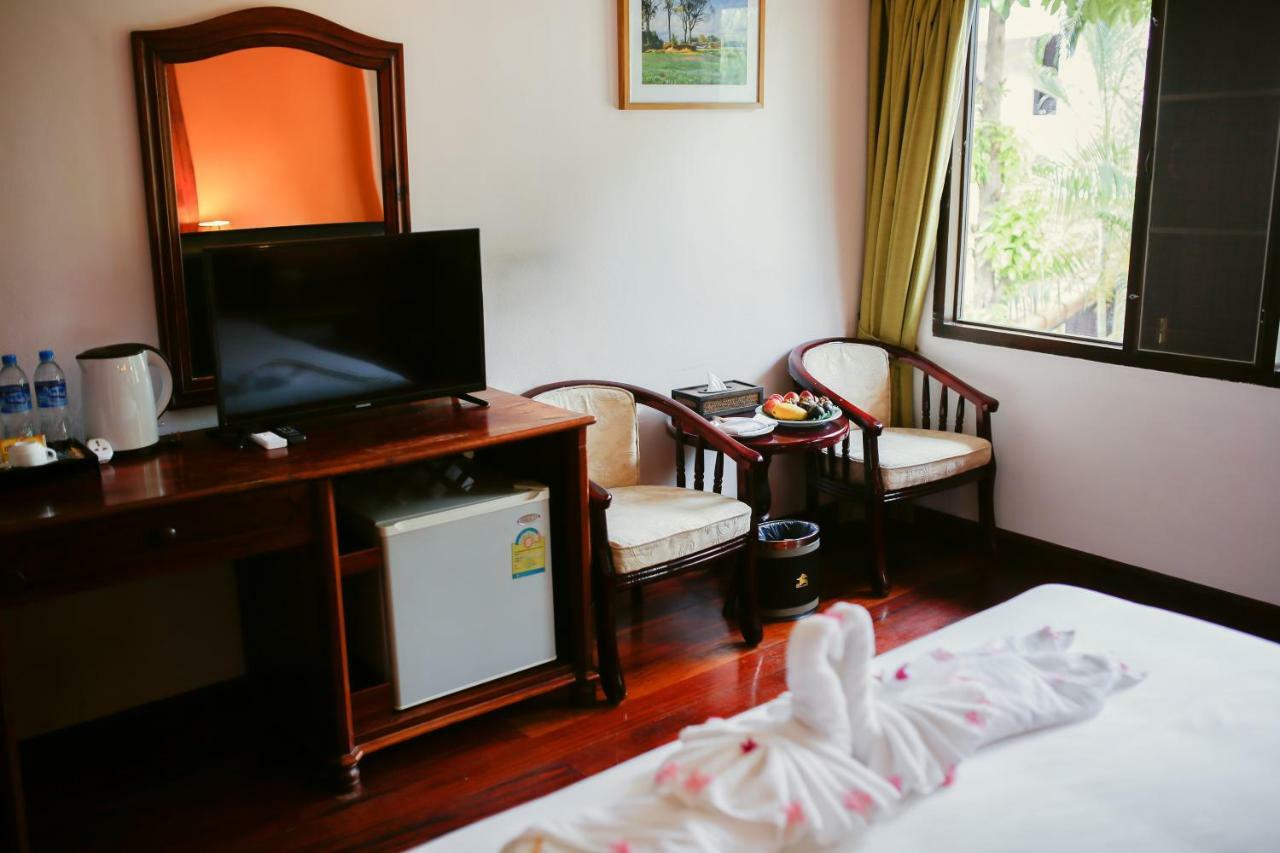 อี-เอาต์ฟิตติ้ง วังทอง โฮเต็ล Hotel หลวงพระบาง ภายนอก รูปภาพ