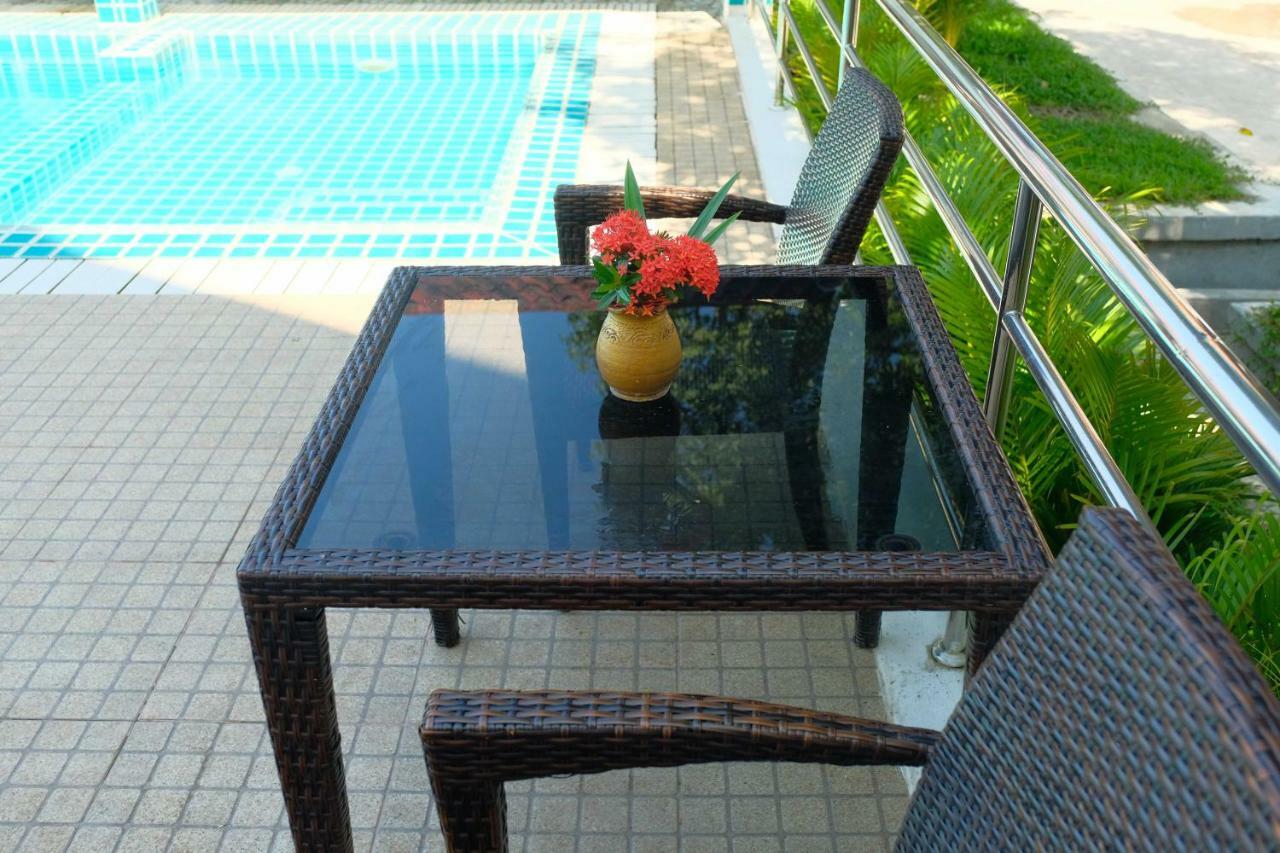 อี-เอาต์ฟิตติ้ง วังทอง โฮเต็ล Hotel หลวงพระบาง ภายนอก รูปภาพ