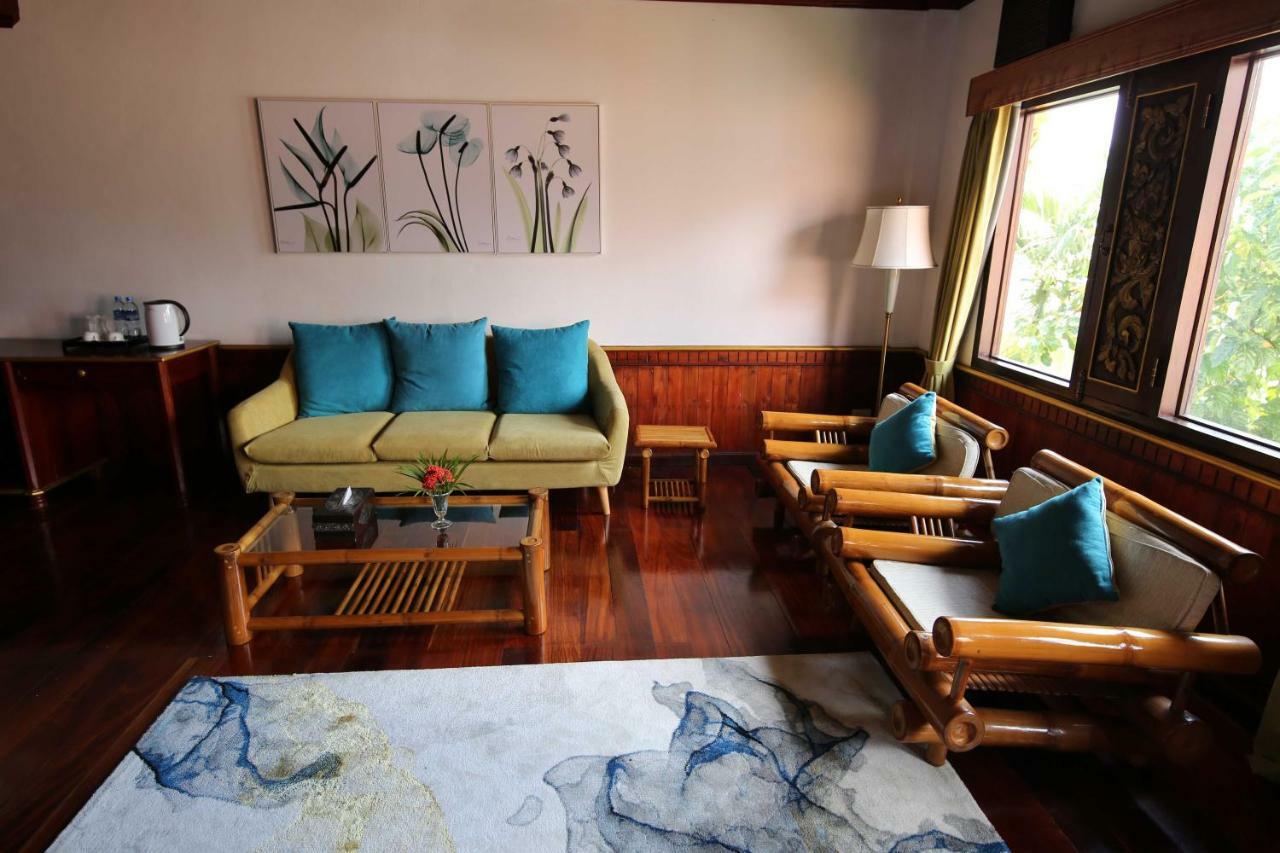 อี-เอาต์ฟิตติ้ง วังทอง โฮเต็ล Hotel หลวงพระบาง ภายนอก รูปภาพ