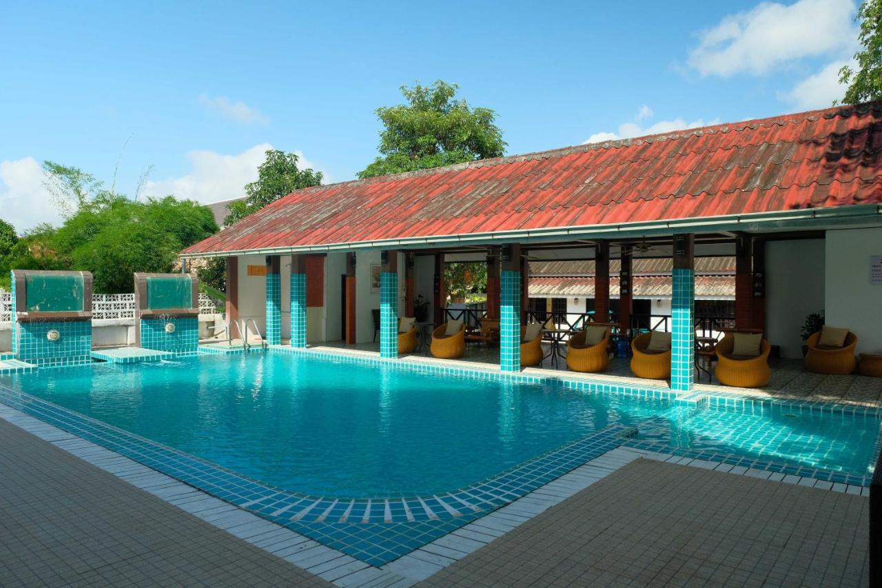 อี-เอาต์ฟิตติ้ง วังทอง โฮเต็ล Hotel หลวงพระบาง ภายนอก รูปภาพ